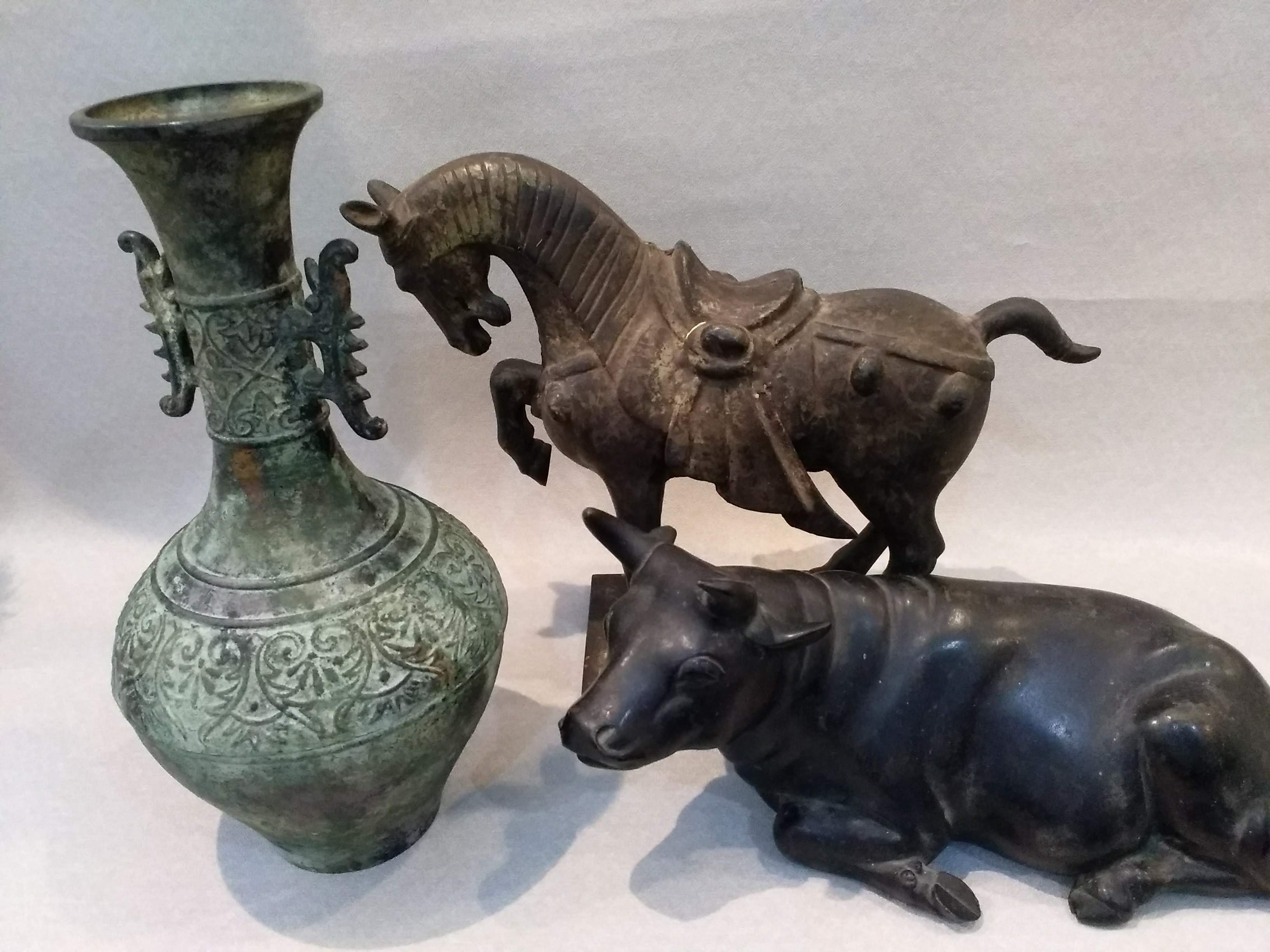 古銅器 壺、馬、牛