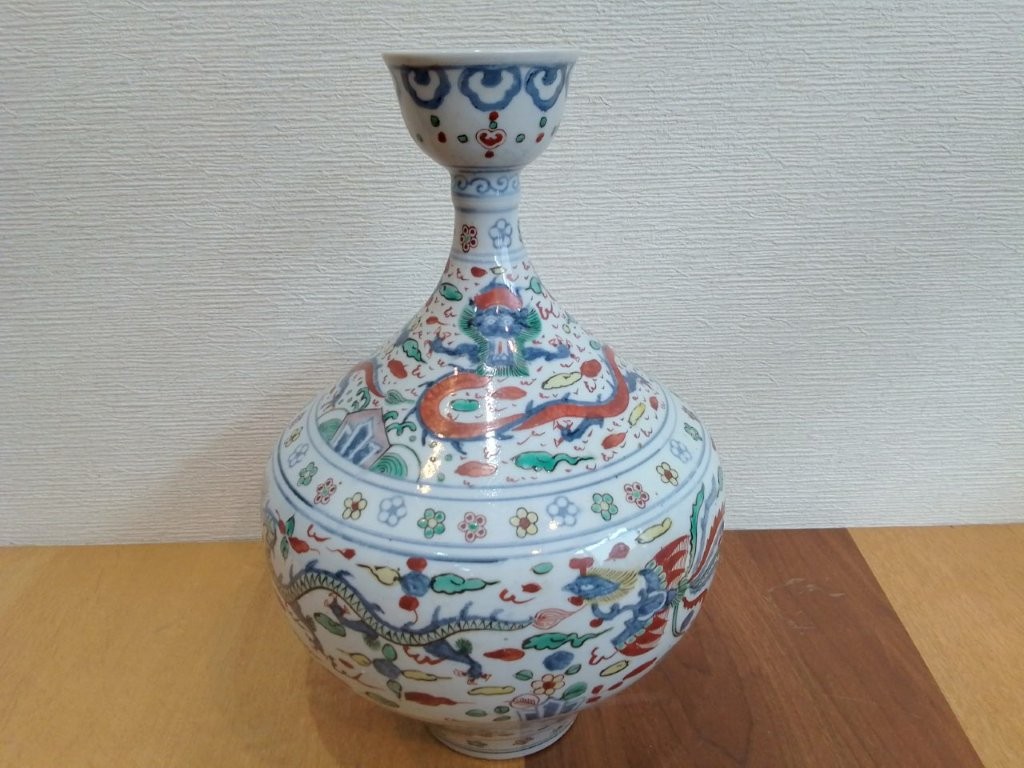 中国陶磁器　花瓶　大明萬暦年製　五彩龍鳳凰図