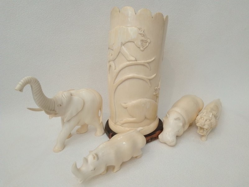 工芸品／象牙／彫刻　象牙動物彫刻