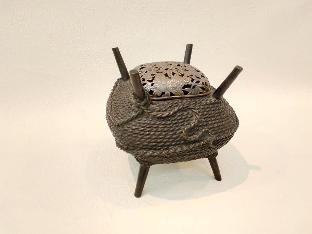 茶道具／香合／金工　古銅糸巻香炉　銀火屋